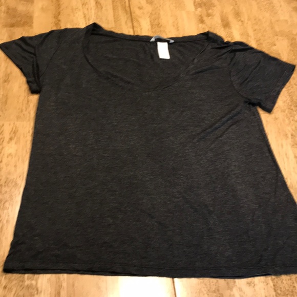 Bundle of 8 tops - Picture 15 of 16